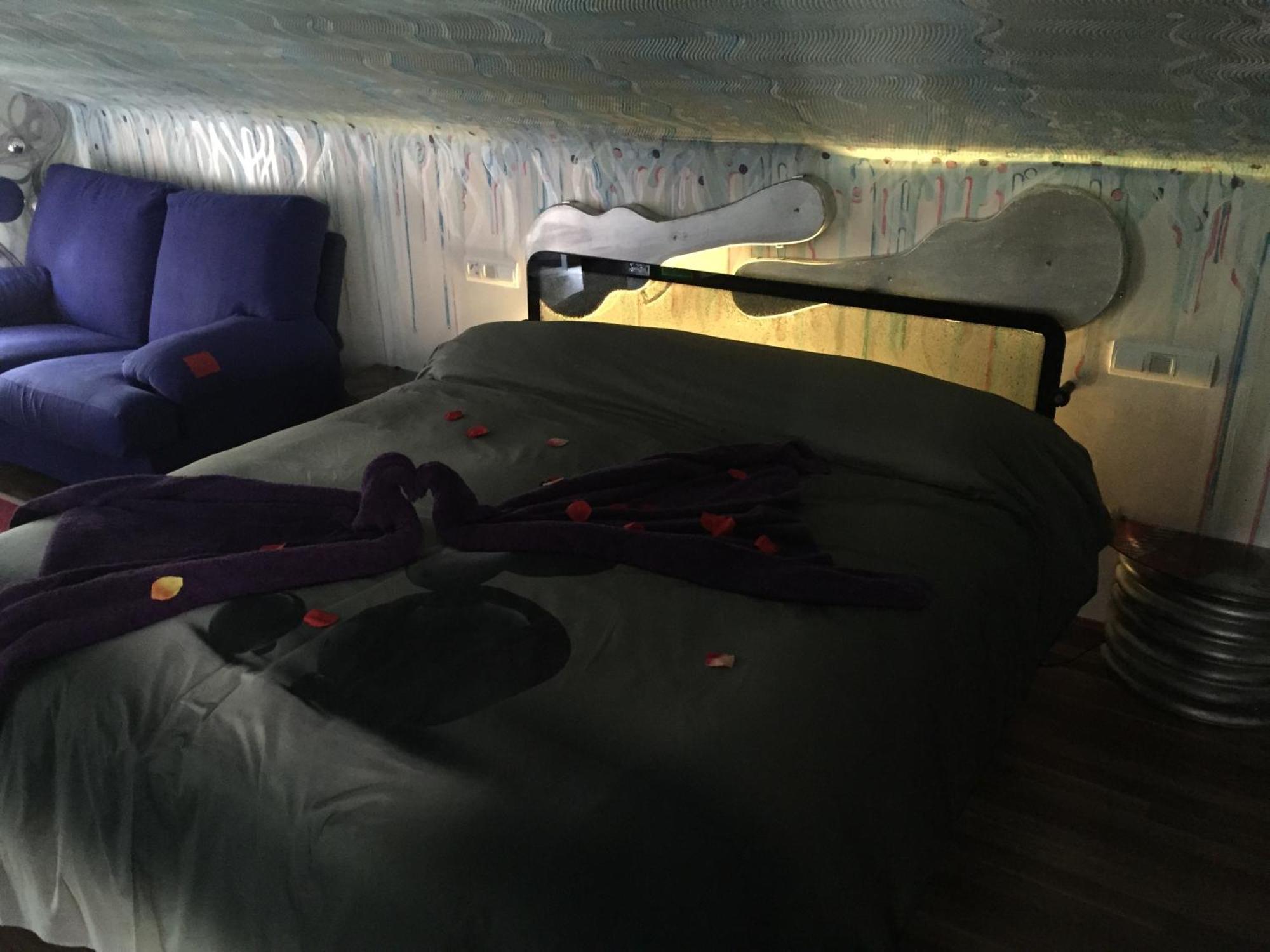 Anahuaska Art - Suites Tematicas Panzares Rum bild